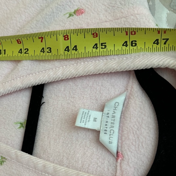 Plush Pink Robe with Embroidered Rosettes - Charter Club Intimates - Size: M - Picture 9 of 9